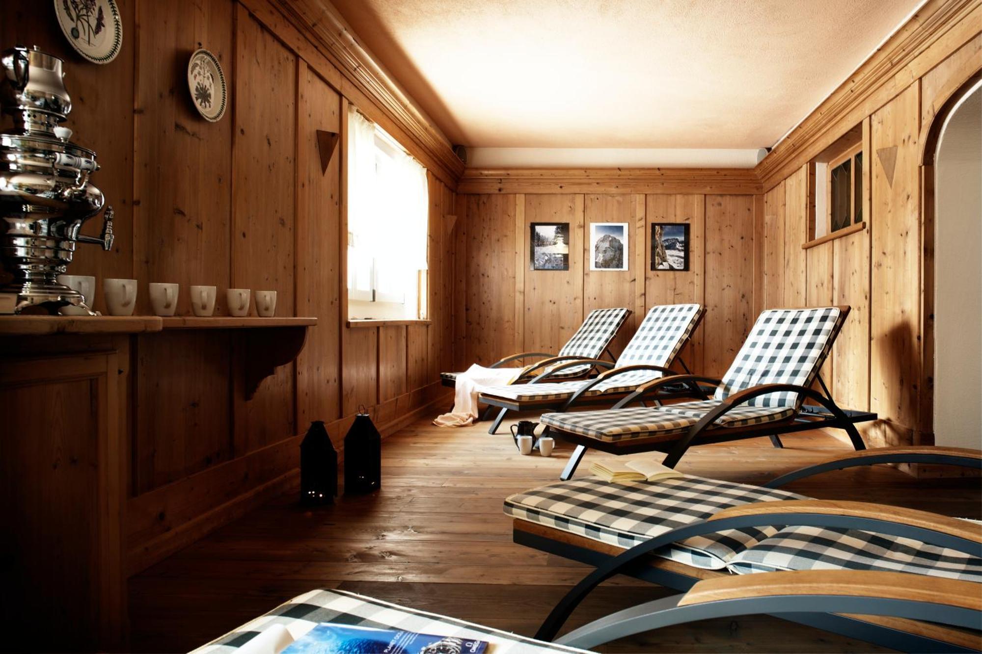 Hotel Costabella ปาสโซซานเพลเลกริโน ภายนอก รูปภาพ