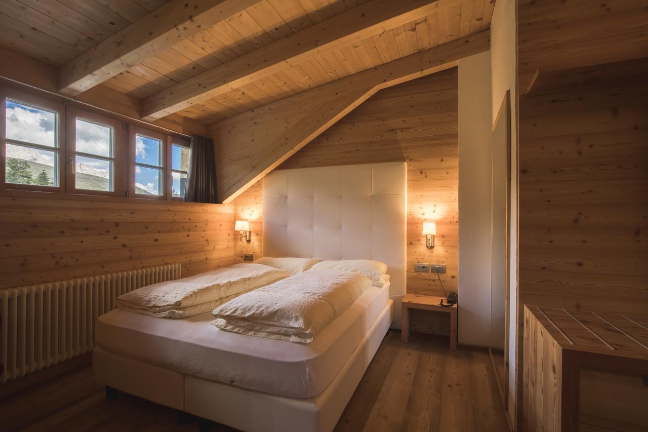 Hotel Costabella ปาสโซซานเพลเลกริโน ภายนอก รูปภาพ