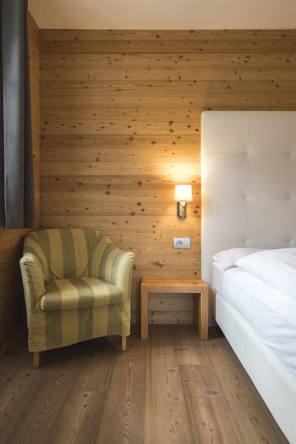 Hotel Costabella ปาสโซซานเพลเลกริโน ภายนอก รูปภาพ