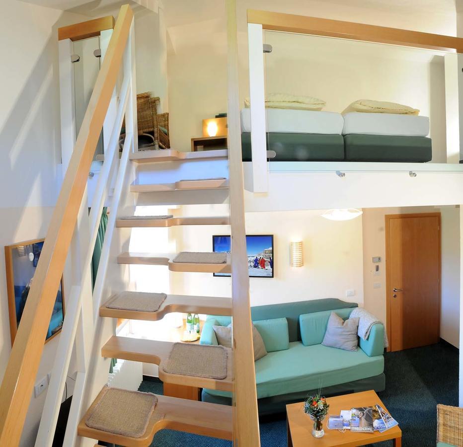 Hotel Costabella ปาสโซซานเพลเลกริโน ภายนอก รูปภาพ